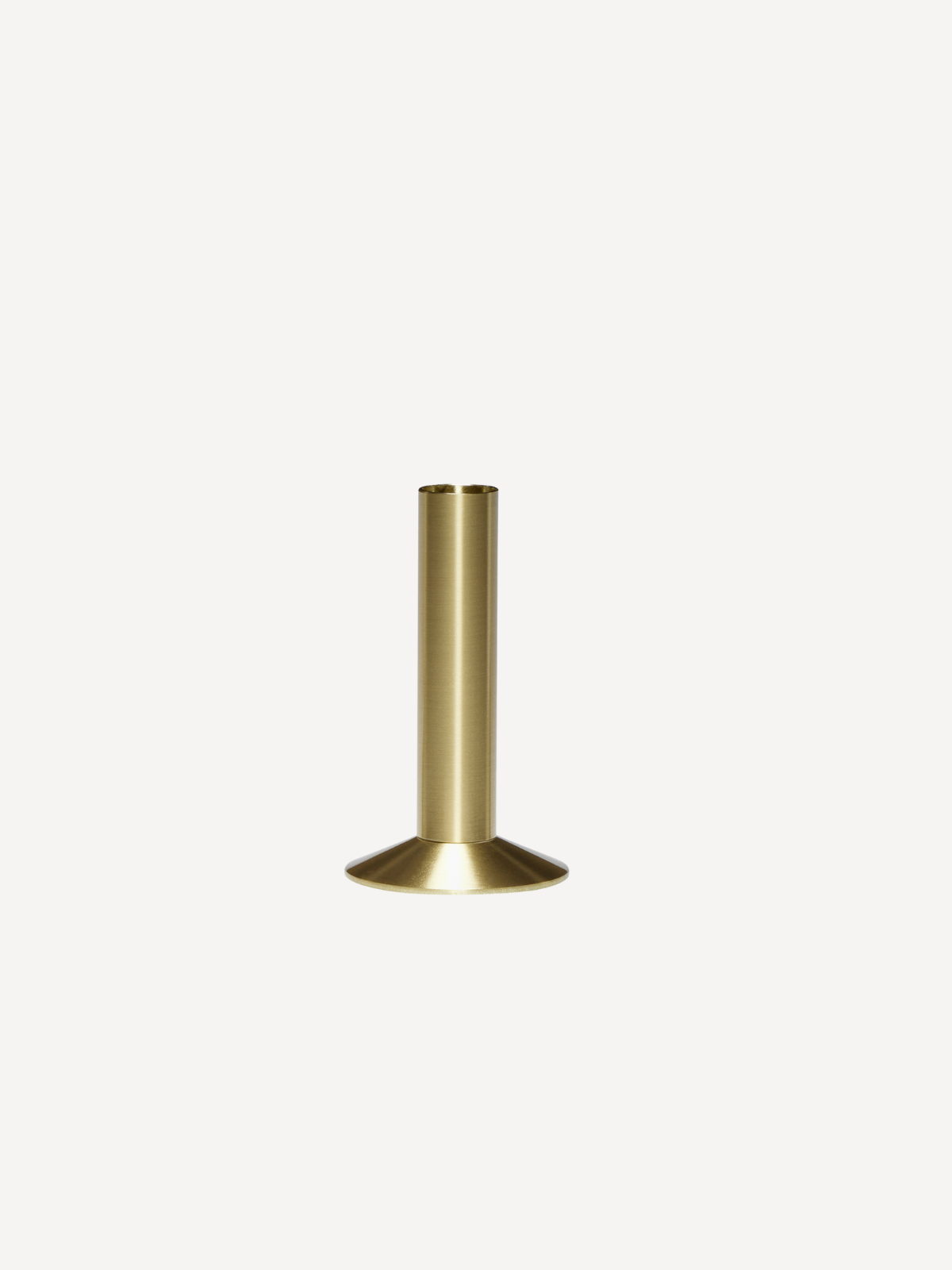 Sleek candle holder brass-colored