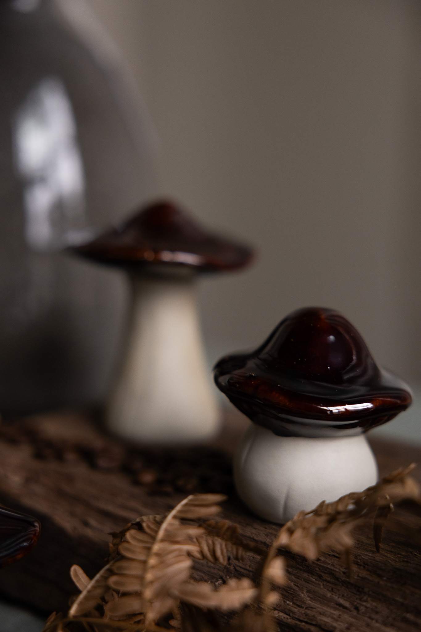 Mushroom Skogstrop made of ceramic, brown