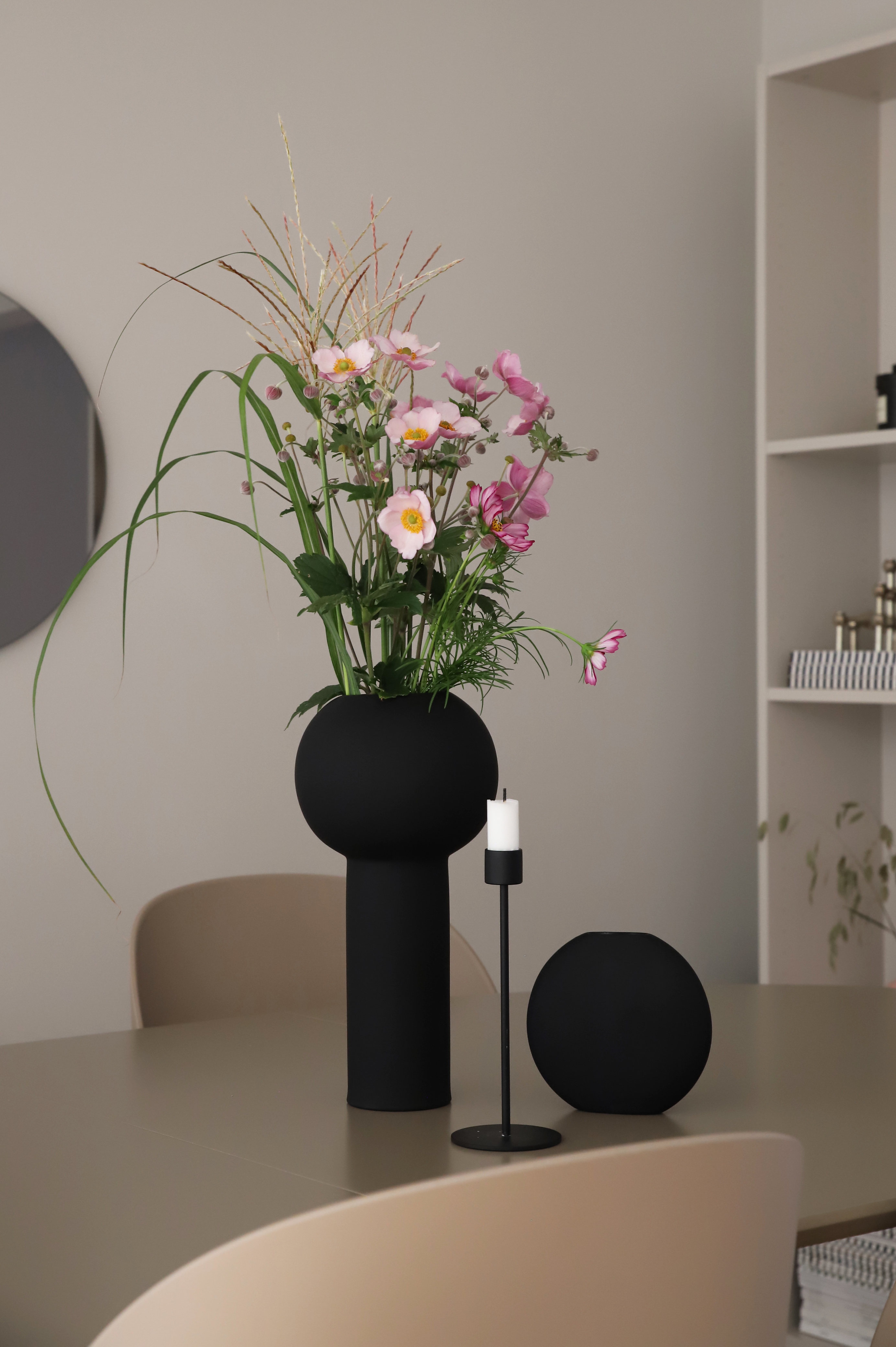 Pastille Vase, H10, black